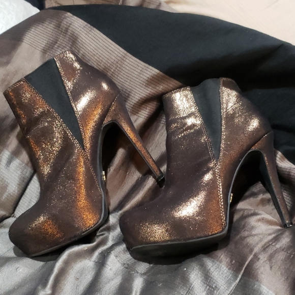 Rock and Republic bronze goldish - Picture 2 of 7